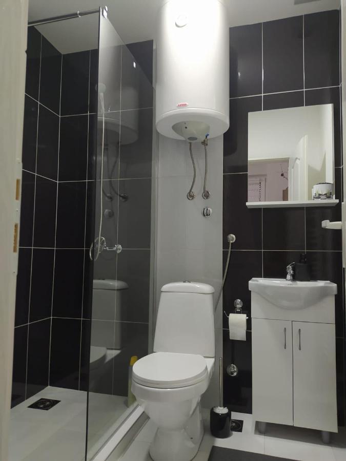 Lotus House Διαμέρισμα Ζρένιανιν Εξωτερικό φωτογραφία