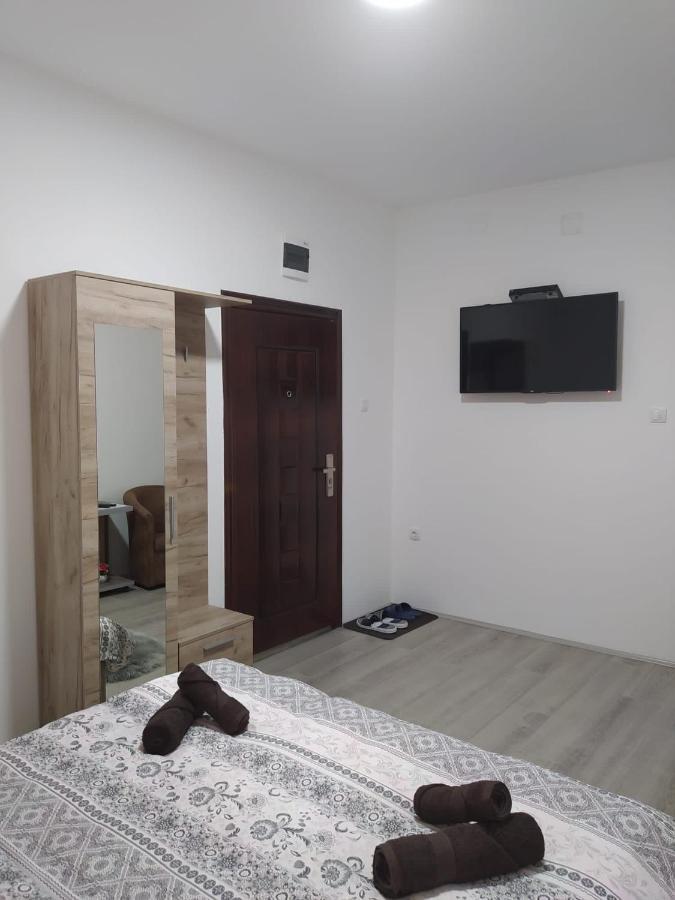 Lotus House Διαμέρισμα Ζρένιανιν Εξωτερικό φωτογραφία