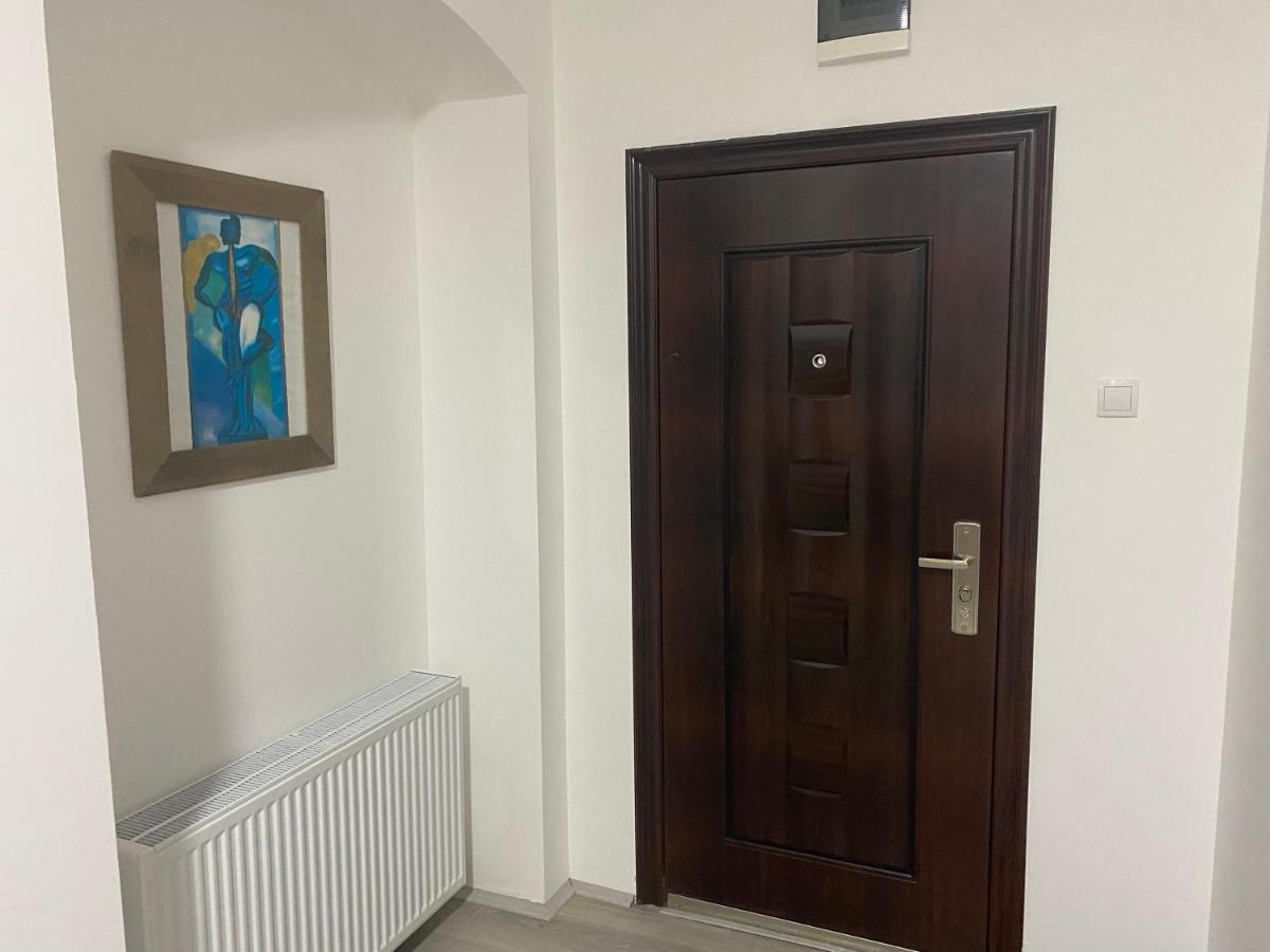 Lotus House Διαμέρισμα Ζρένιανιν Εξωτερικό φωτογραφία