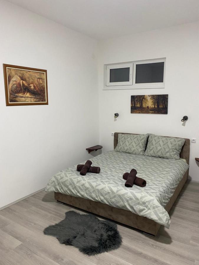 Lotus House Διαμέρισμα Ζρένιανιν Εξωτερικό φωτογραφία