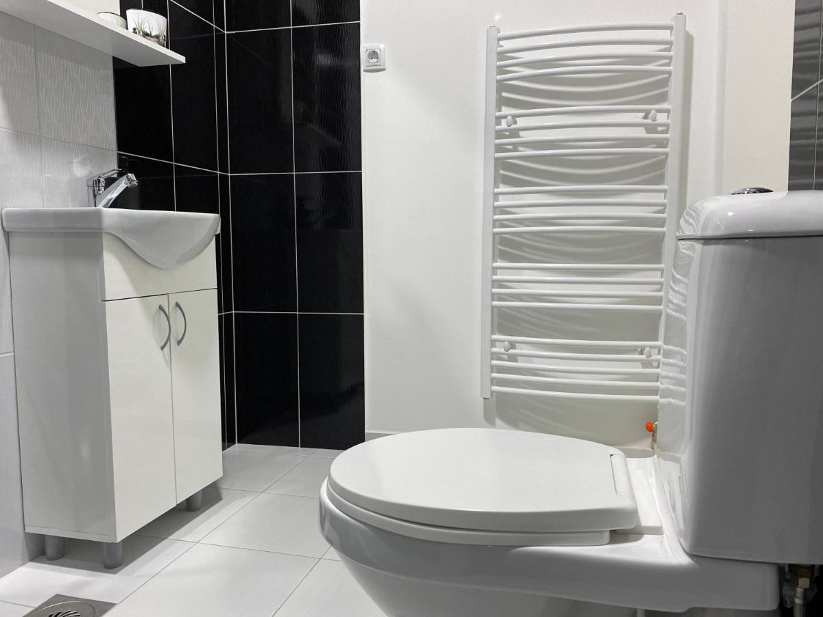 Lotus House Διαμέρισμα Ζρένιανιν Εξωτερικό φωτογραφία