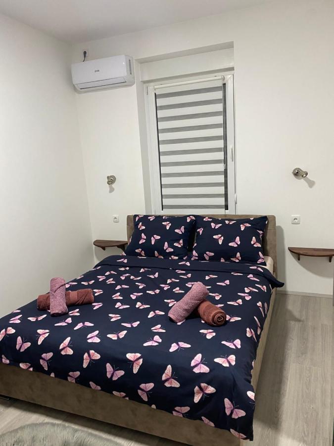 Lotus House Διαμέρισμα Ζρένιανιν Εξωτερικό φωτογραφία