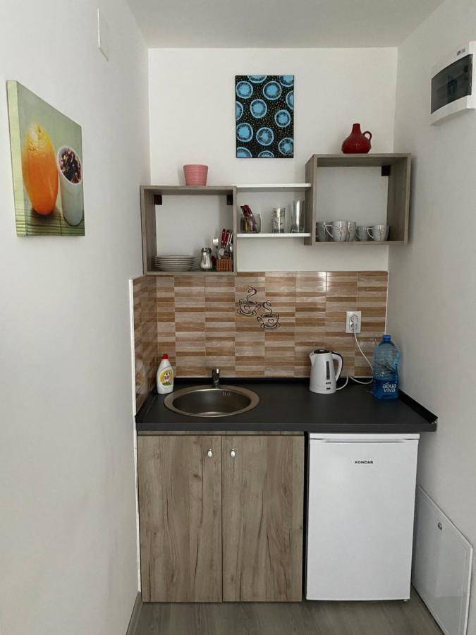 Lotus House Διαμέρισμα Ζρένιανιν Εξωτερικό φωτογραφία