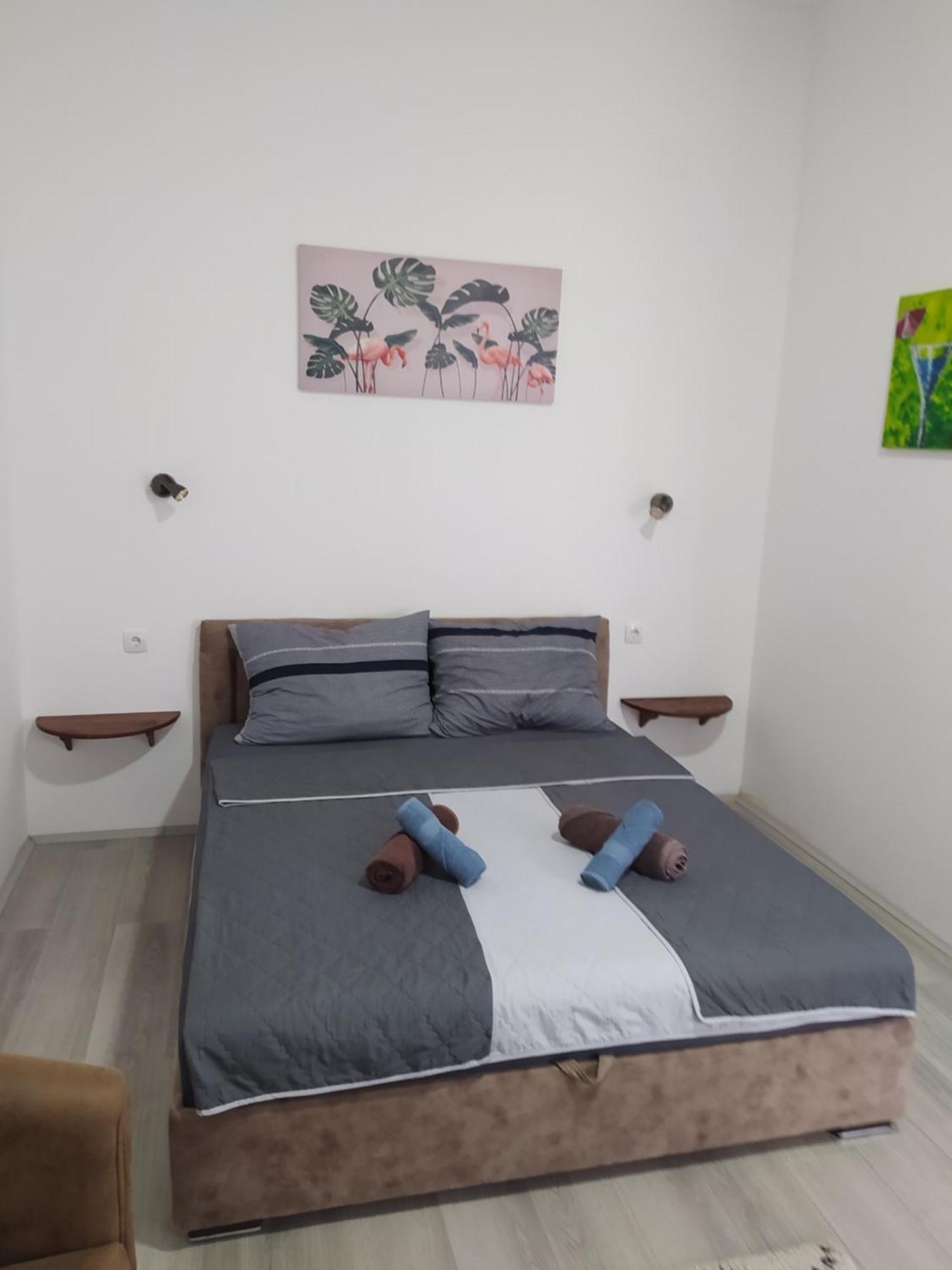 Lotus House Διαμέρισμα Ζρένιανιν Εξωτερικό φωτογραφία