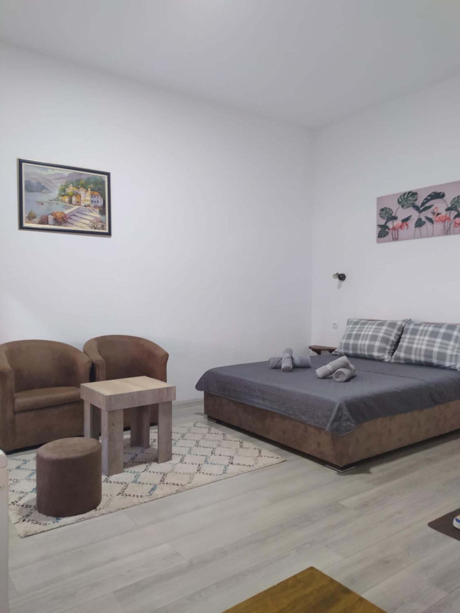 Lotus House Διαμέρισμα Ζρένιανιν Εξωτερικό φωτογραφία